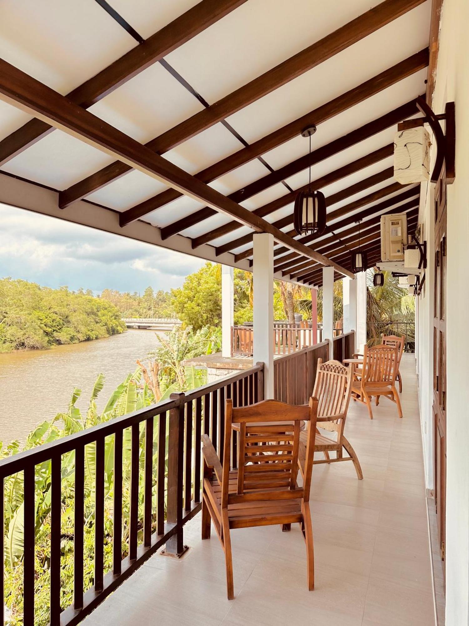 Riverwood Hotel